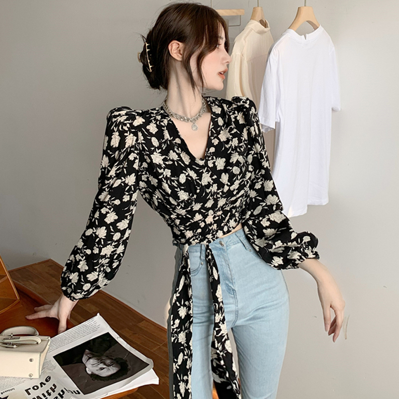 Lightly Mature V-Neck Floral Shirt for Women, with a Unique Design, Niche Style, New for Spring and Autumn, Versatile, Elegant, Waist-Cinching, Short, Tie-Up Top