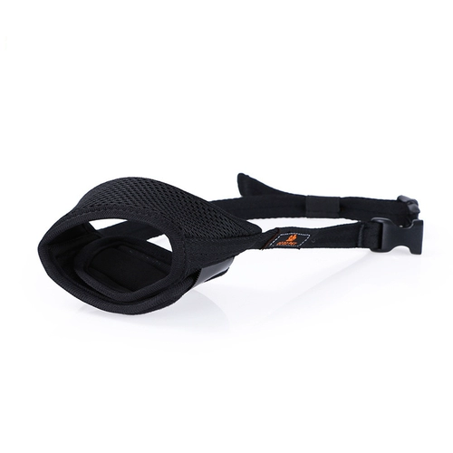 Корпус собаки анти -воздушная собачья рта охватывает большие собаки анти -планом пищи и золотистого ретривера.