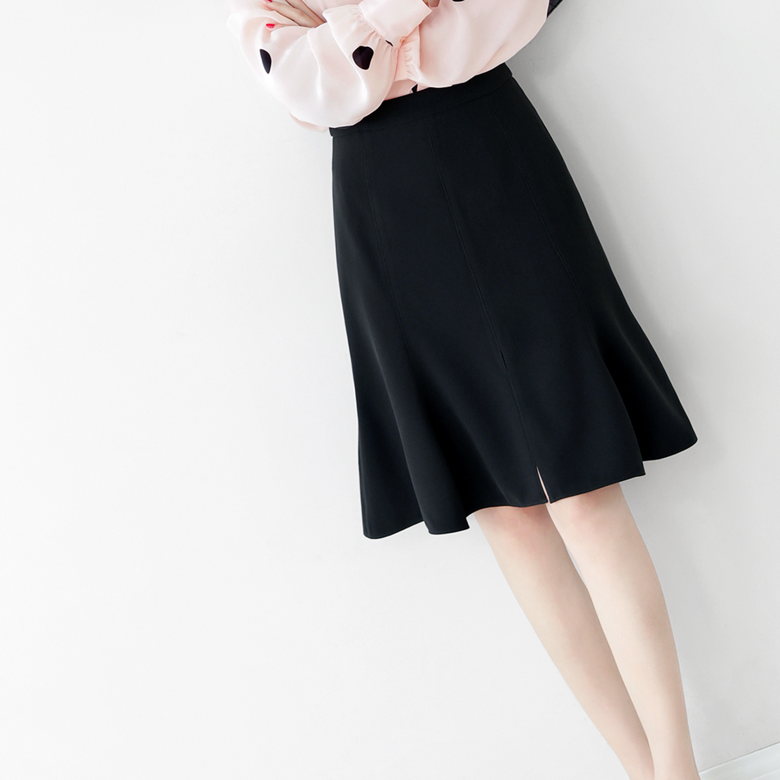 Dituton black skirt 2021 summer new style cover the crotch to show thin front slit high waist casual fishtail skirt women