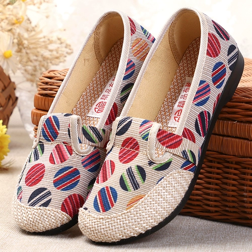 Новые старые пекинские туфли на плоской подошве для женщин, туфли с вышивкой в этническом стиле, льняные туфли для мам на мягкой подошве, туфли из нескользящей ткани, туфли Hanfu