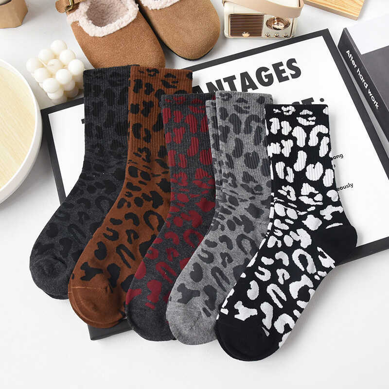 Autumn and Winter Trendy Leopard Print Socks for Women, Mid-Calf Socks, Fashionable and Versatile, ins Korean Style Trendy Street High-Waisted Long Socks for Outerwear