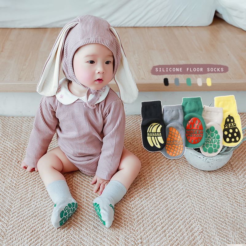 Children's baby indoor floor socks in the middle tube spring and autumn Yan value to take on the anti-skid toddler does not fall with the mother rest assured