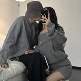 Осенняя демисезонная парная одежда для влюбленных, небольшой дизайнерский трикотажный свитер, платье, юбка, французский стиль, премиум класс, тренд сезона