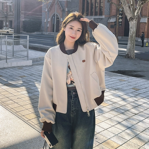 Абрикосовая дизайнерская куртка, тренд сезона