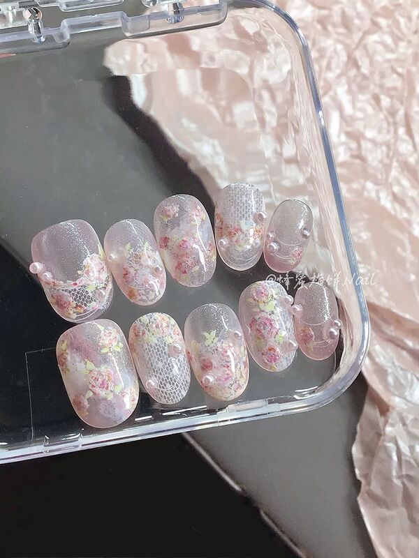 Powdered Rose | Honey Plum Cake Original Handmade Wearable Nails Cute Hand-Painted Floral Fairy Lace Short Nails Powdered Rose | Honey Plum Cake Original Handmade Wearable Nails Cute Hand-Painted Floral Fairy Lace Short Nails