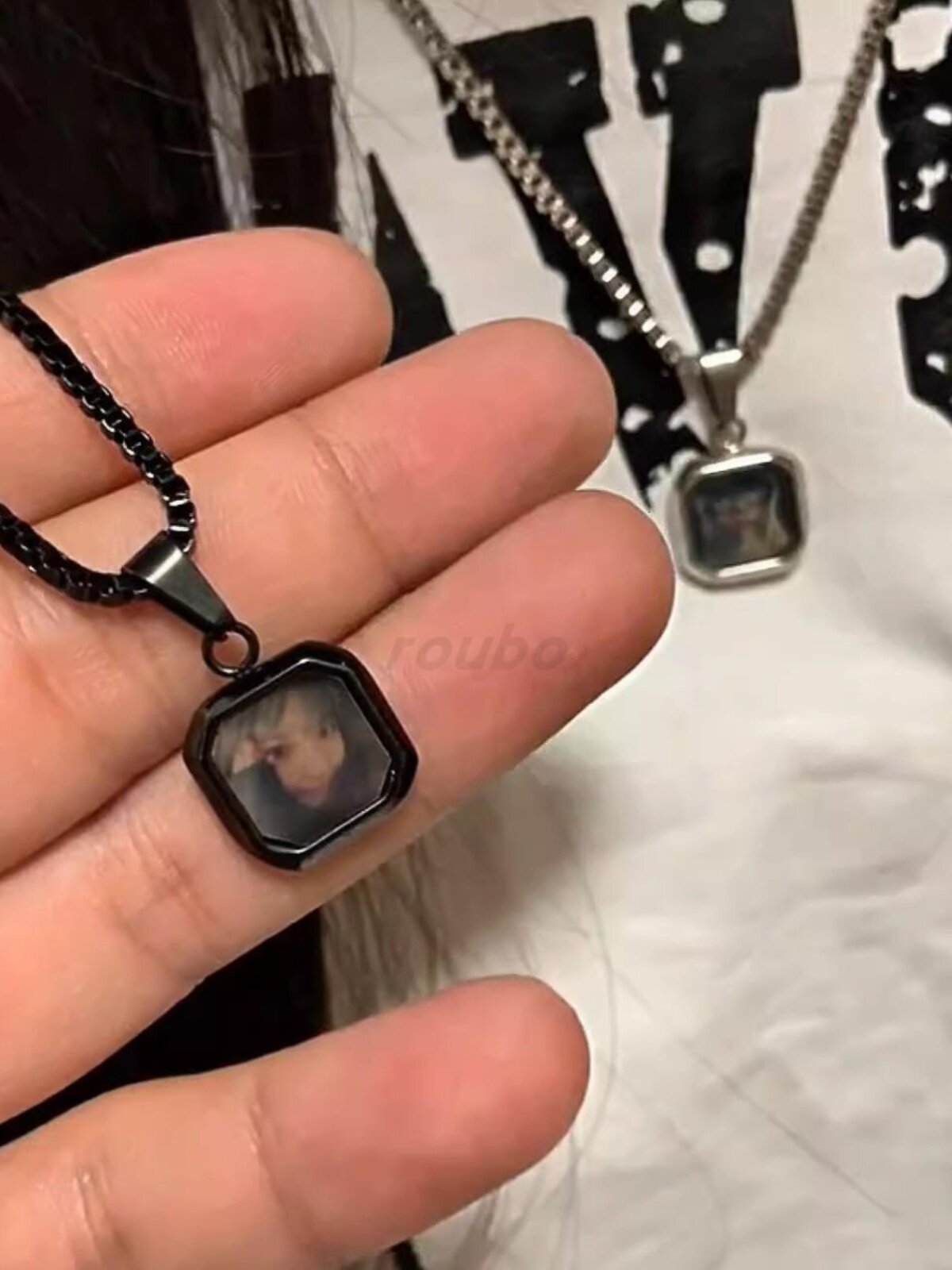 Temperature-Sensitive Color-Changing Necklace, Body Temperature Photo Jewelry, Geometric Square Niche Accessory, Gift for Girlfriend, Couple's Birthday Present