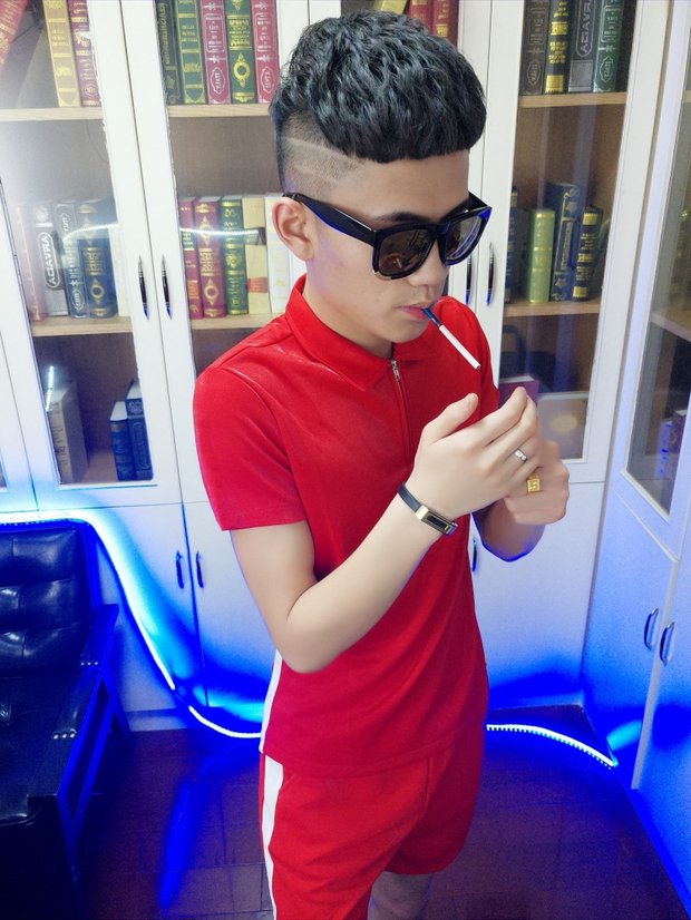 Bộ đồ xã hội nam anh chàng lưới đỏ hai mảnh quần short giản dị phù hợp với mùa hè mỏng phần tay nhanh màu đỏ người đàn ông cùng một đoạn quần jean đen nam