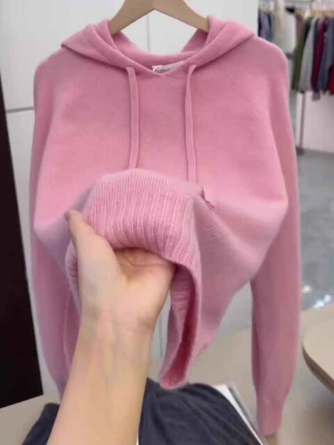 Fashionable Age-Reducing Pink Hooded Knitted Sweatshirt for Women, Suitable for Autumn and Winter, Can Be Worn as Outerwear or as an Inner Layer, Covers the Body to Look Slimmer, Super Pretty Long-Sleeved Top