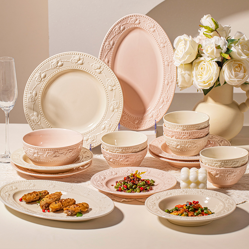 釉下彩2025レリーフフレンチクリームスタイルボウルと皿セット家庭用高価値食器セットボウル、プレート、箸移動用