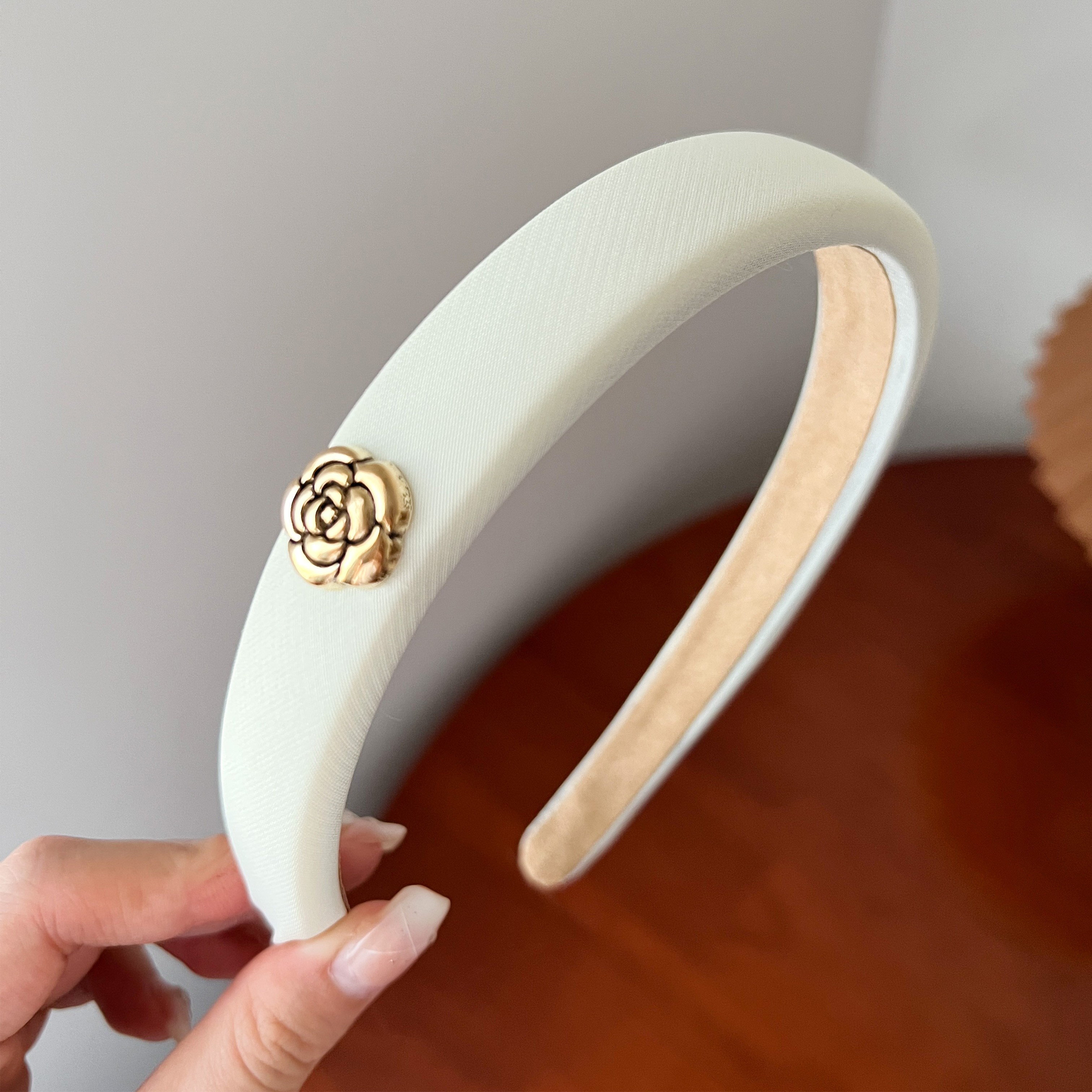 images 38:Small bacon blue hoop female high-cranial plush head hoop autumn winter shampoo hair stamp 2022 new high-end