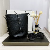 Modern simple sample room wardrobe fitting cloakroom jewelry package props display aromatic tray combination software