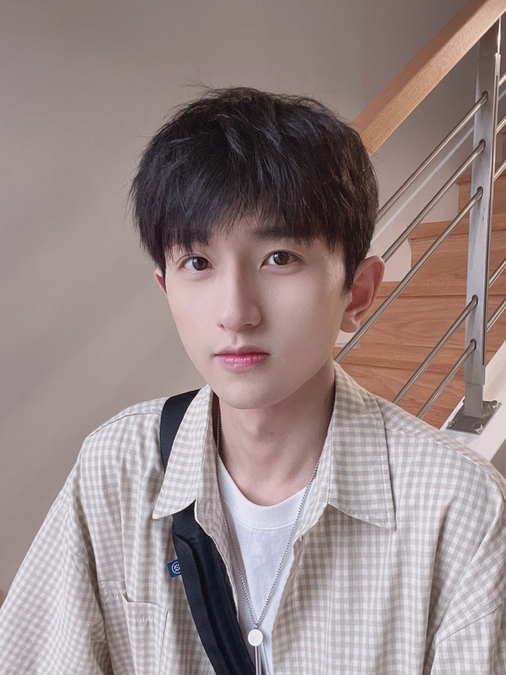 Wig male black natural short straight hair repair face age reduction broken cover head fluffy Korean version handsome short hair lifelike full head cover