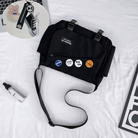 Черные+холст -обувь подвесные аксессуары+четыре случайных значка выставляют быстрые волосы