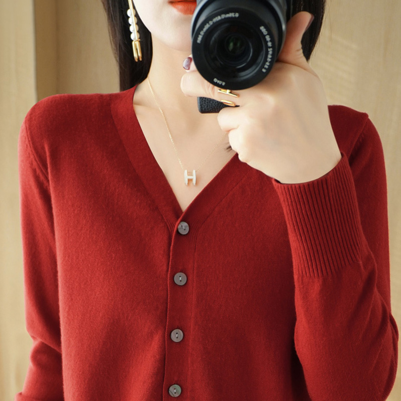 Autumn and Winter Maroon Knitted Cardigan Sweater Women's Coat Loose Korean Style V-Neck Short Base Shirt Long-Sleeved Top