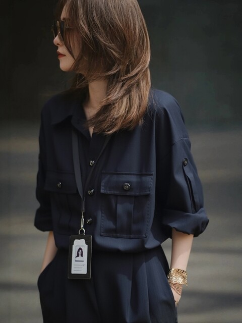 Early Spring Outfit: a Complete Set of Elegant and Sophisticated Ladylike Attire with a Sense of Nobility, Suitable for Important Occasions, Beautiful Blue Shirt and Pants Set