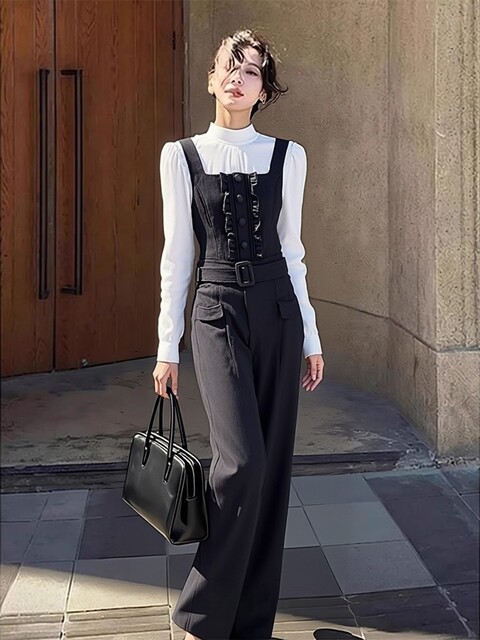 Spring Hot-Selling Fashion Pants for Petite Women, Stylish and Slim-Fitting, with a High-End Feel, Cool and Chic, Faux Two-Piece Jumpsuit