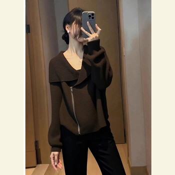 Spring Season, Very Stylish and Mature-Looking Tops, Unique and Non-Repetitive, Korean Style, High-End Feel, Loose and Slimming Brown Knitwear