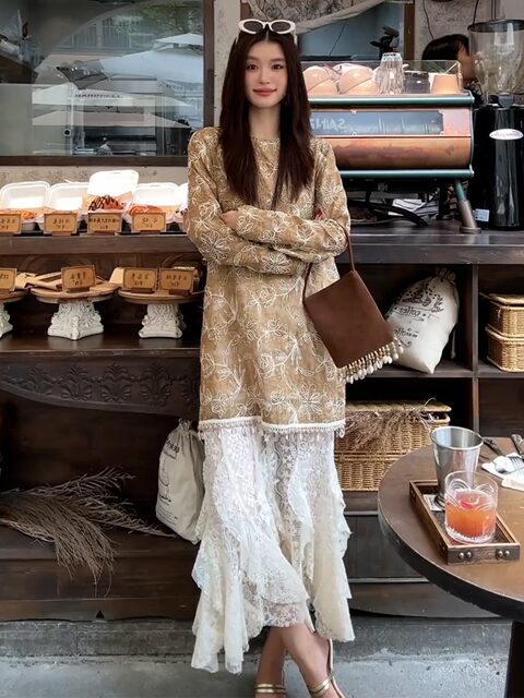 Spring Women's Skirts with a Variety of Styles, Bohemian Style, High-End and Stunningly Beautiful, Coffee-Colored Lace Embroidered Dress