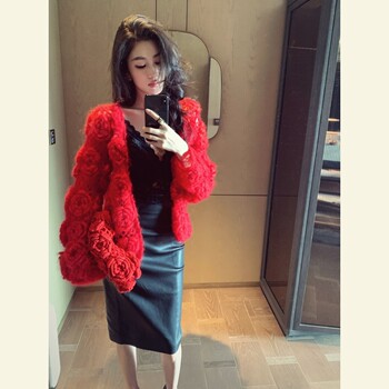 Korean-Style Early Spring Outfit with a Unique and Beautiful Vibe, Niche Design, Lazy and High-End Feel, Red Knitted Cardigan