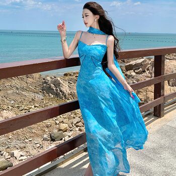 Beautiful Summer Resort-Style French Long Dress with a Unique Tie-Dye Blue Spaghetti Strap Design for Women, 2025 Summer Women's Clothing