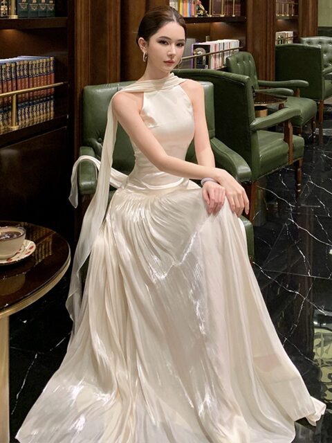 French-Style High-End Halter Neck Dress for Women, Suitable for Engagement, Evening, Birthday, Light Formal Dress, Stunning Long Dress for Early Autumn