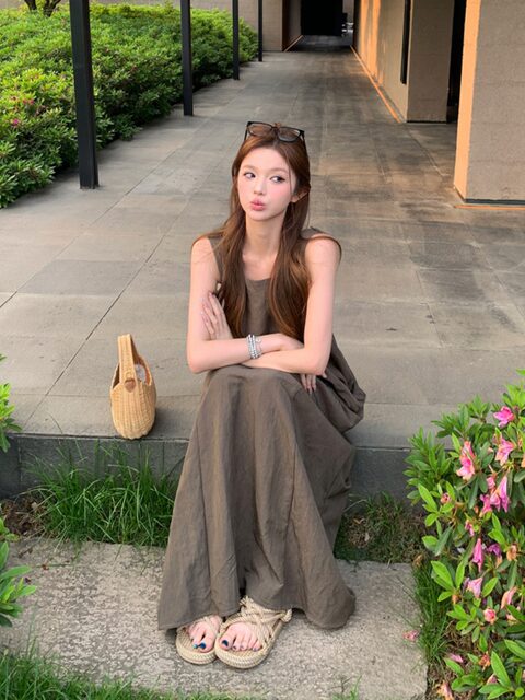 Light Mature Style, Fashionable and Versatile Square Neckline Workwear Long Dress for Women, New Summer Design with Large Pockets and Tank Top Dress