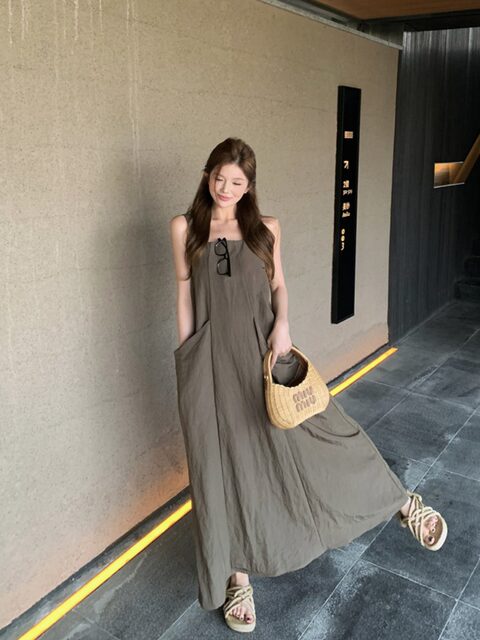 Light Mature Style, Fashionable and Versatile Square Neckline Workwear Long Dress for Women, New Summer Design with Large Pockets and Tank Top Dress