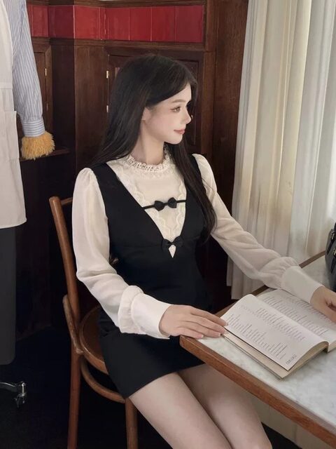 2025 Autumn New College Style Retro Fake Two-Piece Lace Design Slim Dress Women's Waist-Slimming Short Skirt