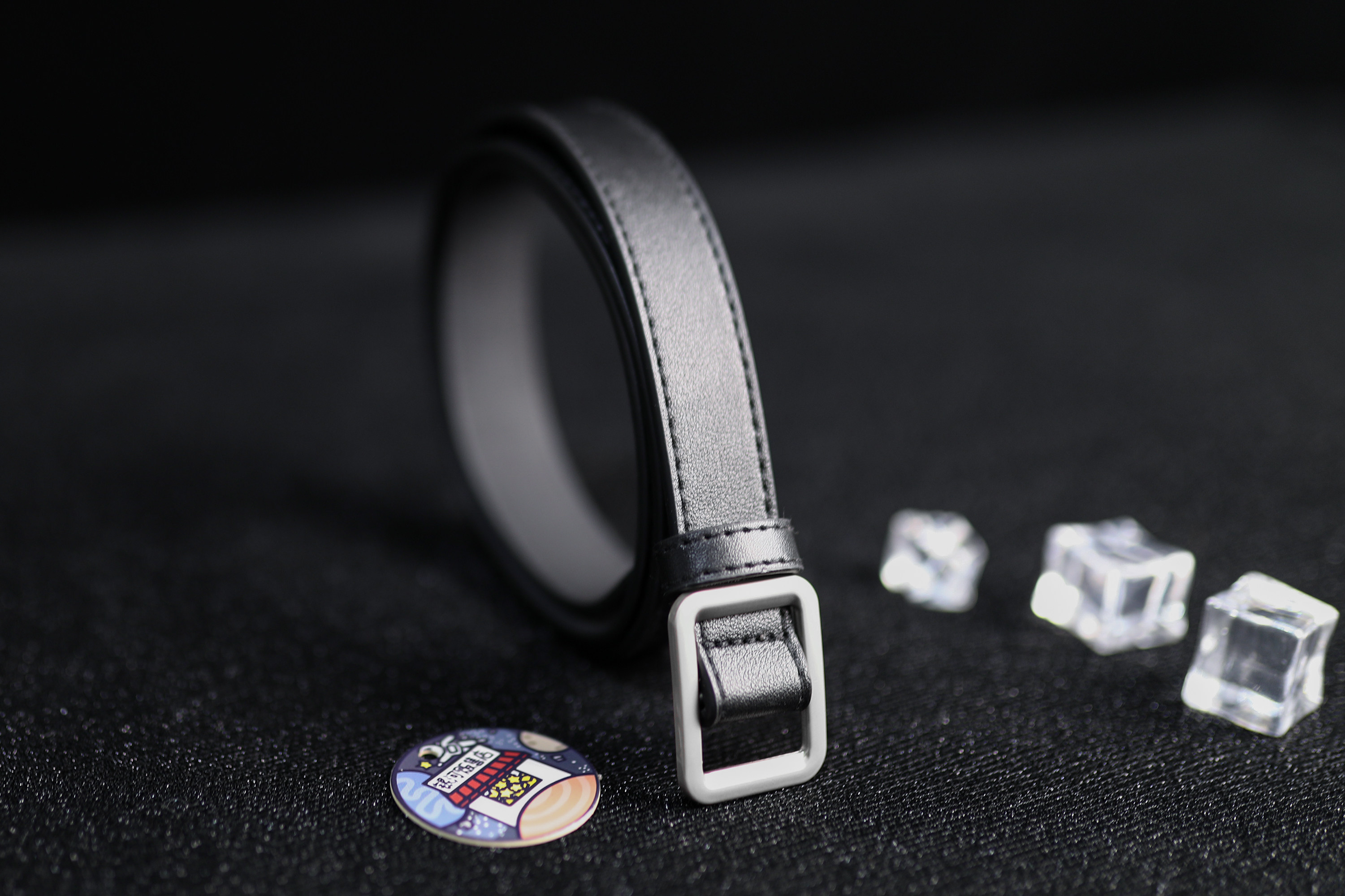 (Galactic Salon Shop) (Small Photographer) Cap Small Leather Strap Casual Short Hat Along Universal Adolescent Summer Season