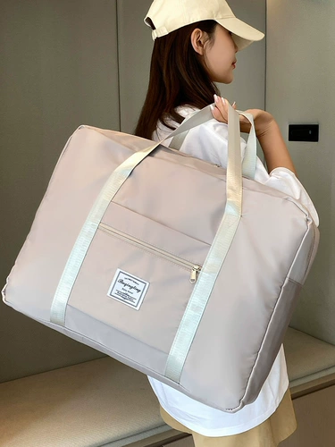 Вместительная и большая сумка для путешествий для путешествий