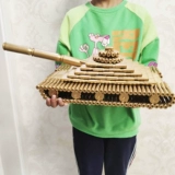 Танк, держатель для ручек, пуля, патронная гильза