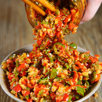 Big mouth garlic chili sauce super spicy homemade peasant pepper sauce Sichuan chopped pepper sauce mixed with noodles sauce under the meal