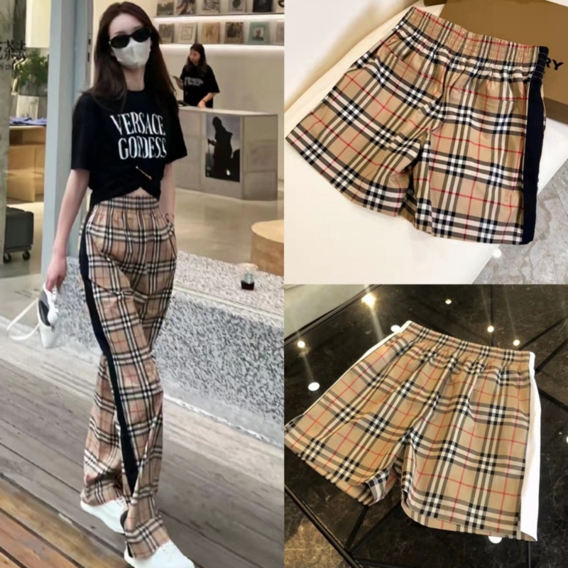 High-End In-Stock~ Women's Classic Plaid Shorts with Black and White Trim, Elastic Waist, Wide-Leg Striped Casual Women's Pants High-End In-Stock~ Women's Classic Plaid Shorts with Black and White Trim, Elastic Waist, Wide-Leg Striped Casual Women's Pants