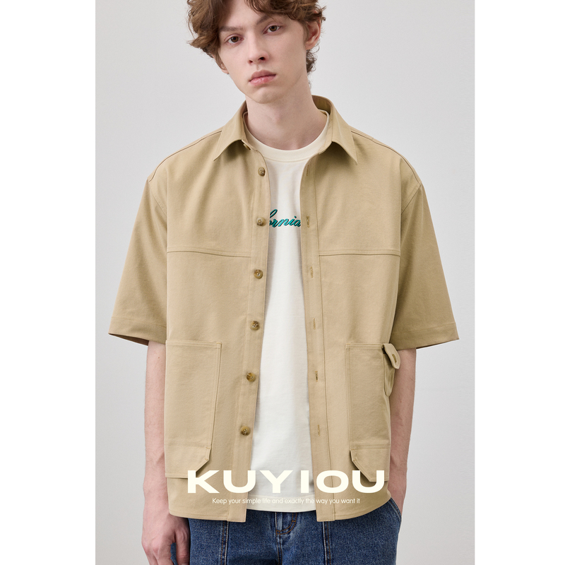 Kuyiou/Overlapping Three-Dimensional Earphone Pocket Loose-Fitting Drop-Shoulder Short-Sleeve Shirt for Men with Slit Hem and Loose-Fitting Design