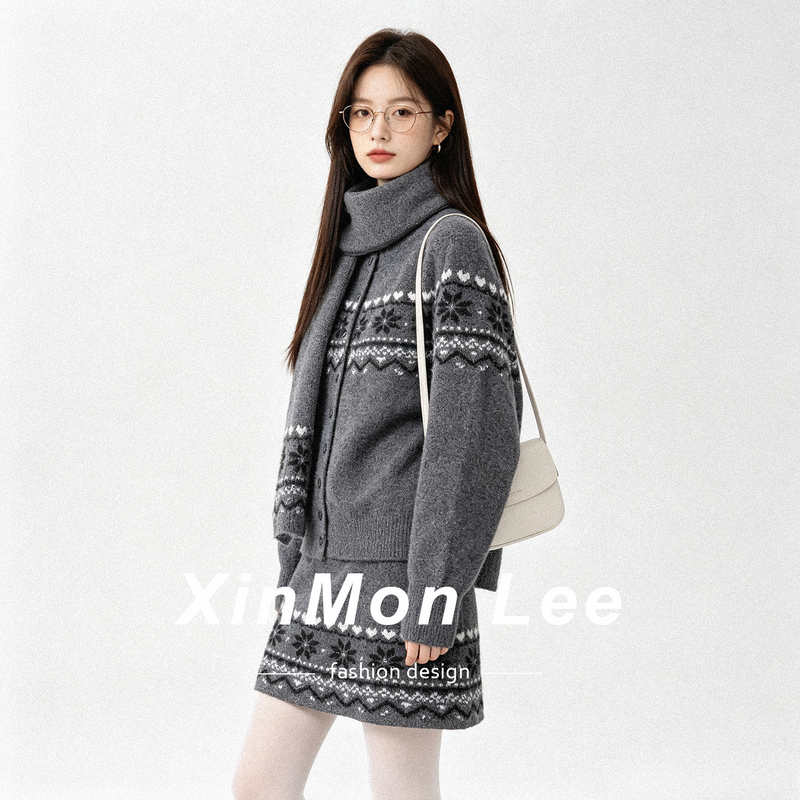 Elegant and Atmospheric Korean-Style Vintage Fisher Set, Christmas Knitwear, Scarf, Autumn and Winter Soft Short Skirt Elegant and Atmospheric Korean-Style Vintage Fisher Set, Christmas Knitwear, Scarf, Autumn and Winter Soft Short Skirt