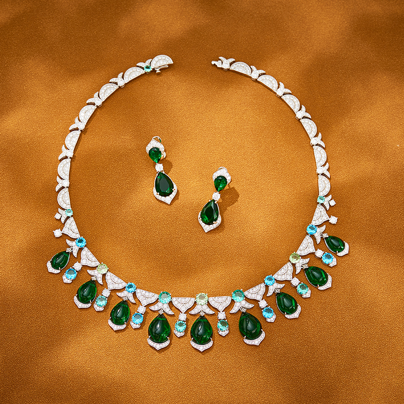Set of Green High-End Luxury Emerald Water Drop Evening Chain Bridal Wedding Dress Jewelry Set Set of Green High-End Luxury Emerald Water Drop Evening Chain Bridal Wedding Dress Jewelry Set