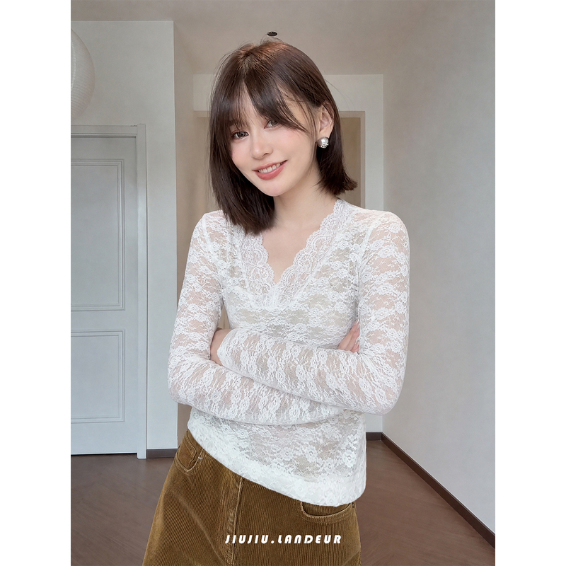 Keke【Misty Sonata】French-Style Hollow Lace Base Shirt with V-Neck for Layering, Long-Sleeved T-Shirt Keke【Misty Sonata】French-Style Hollow Lace Base Shirt with V-Neck for Layering, Long-Sleeved T-Shirt