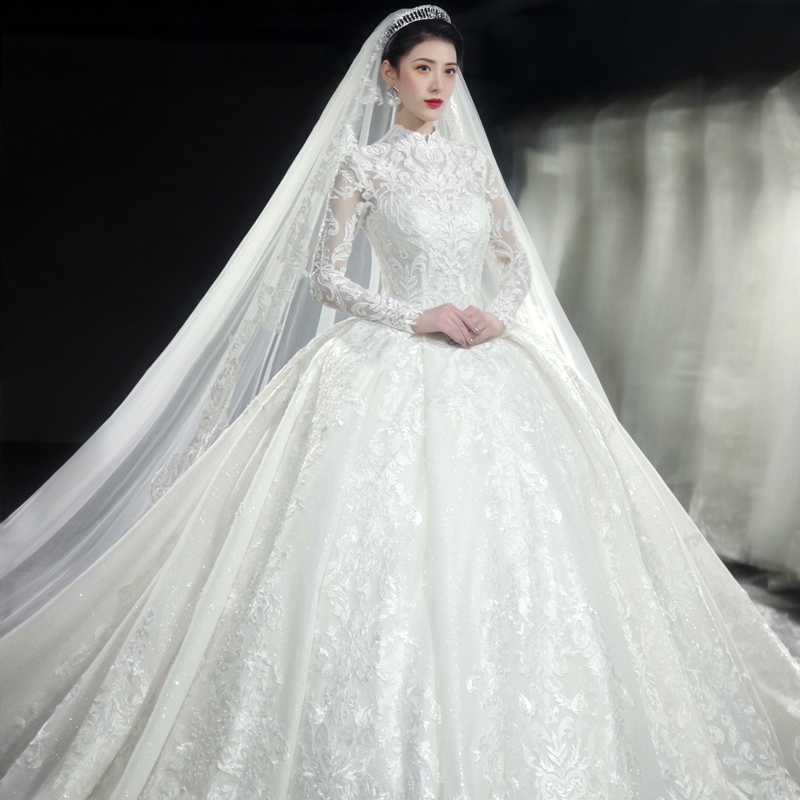 Long-Sleeved French-Style Light and Airy Wedding Dress for Women, 2026 New Model, Bridal Temperament, Luxurious Palace-Style, Elaborate Craftsmanship, Grand Train