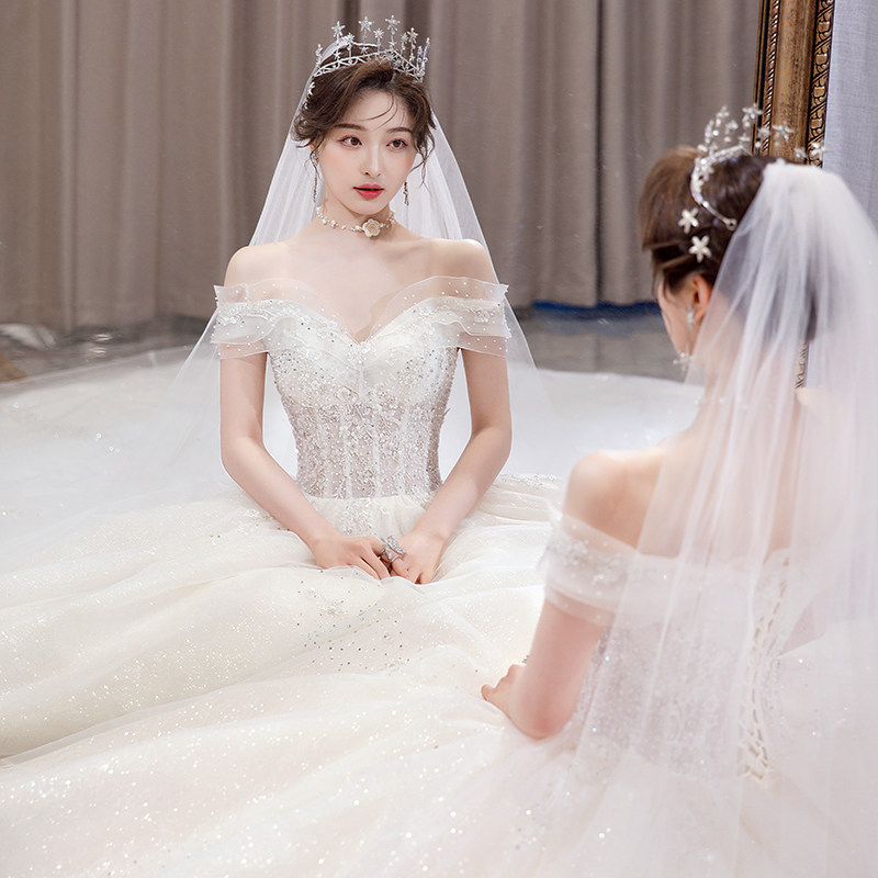 Straight Shoulder Light Main Wedding Dress 202223 New Temperament Bridal Court Tug Tail Extravagant Little Sub senior sensation-Taobao