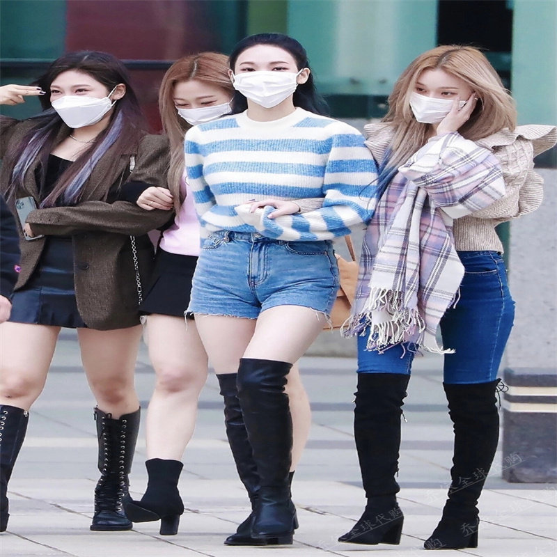 GANNI Autumn and Winter Park Caiying rose with blue and white striped wool lantern sleeve round neck pullover knitted sweater women