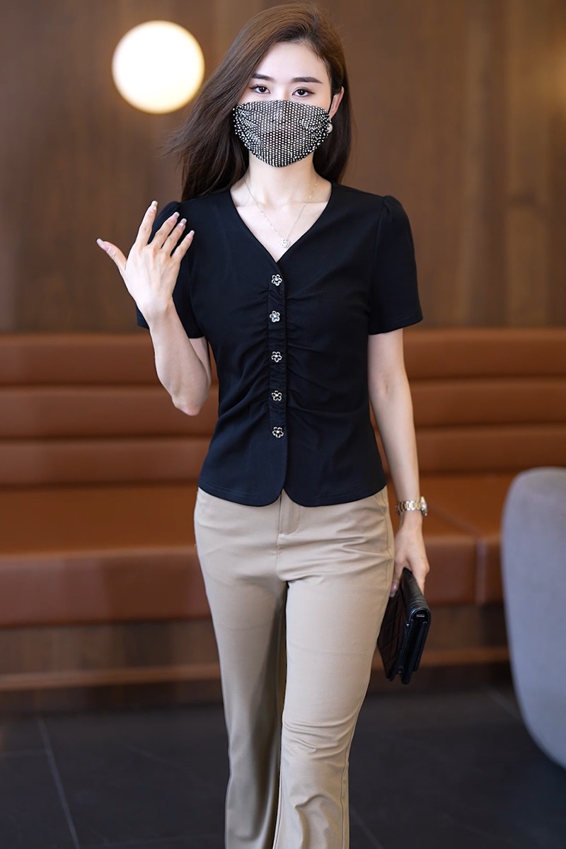 A8872 560K ÁO THUN NỮ LUSRYON NGẮN TAY MÙA HÈ CỔ CHỮ V TRÔNG TRẺ HƠN TUỔI THỜI TRANG NỮ G01 SẢN PHẨM MỚI