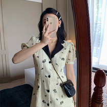 Large size V collar slim skirt temperament goddess fan clothes waist dress in summer 2020 new womens tide