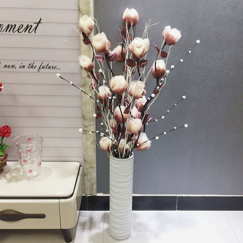 Симуляция цветочниц высушенные цветы поддельные цветы сухие ветви, цветочный расположение листья вены, окна тюльпана Цветок