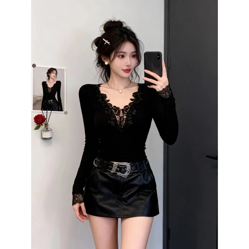 Plus-Size Korean Style Versatile Lace Hollow-Out Long-Sleeve T-Shirt for Women, Slim-Fit V-Neck Black Base Shirt, Elegant Top