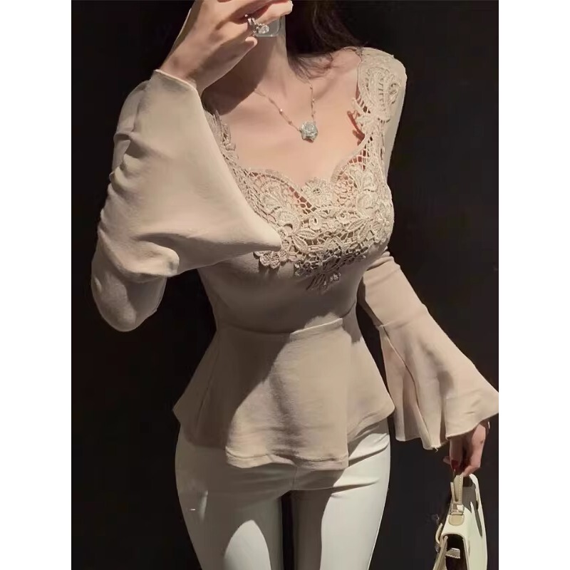 Plus-Size French-Style Lace Base Shirt for Women, Autumn and Winter Bell-Sleeve Long-Sleeve T-Shirt with Waist-Cinching Inner Layer