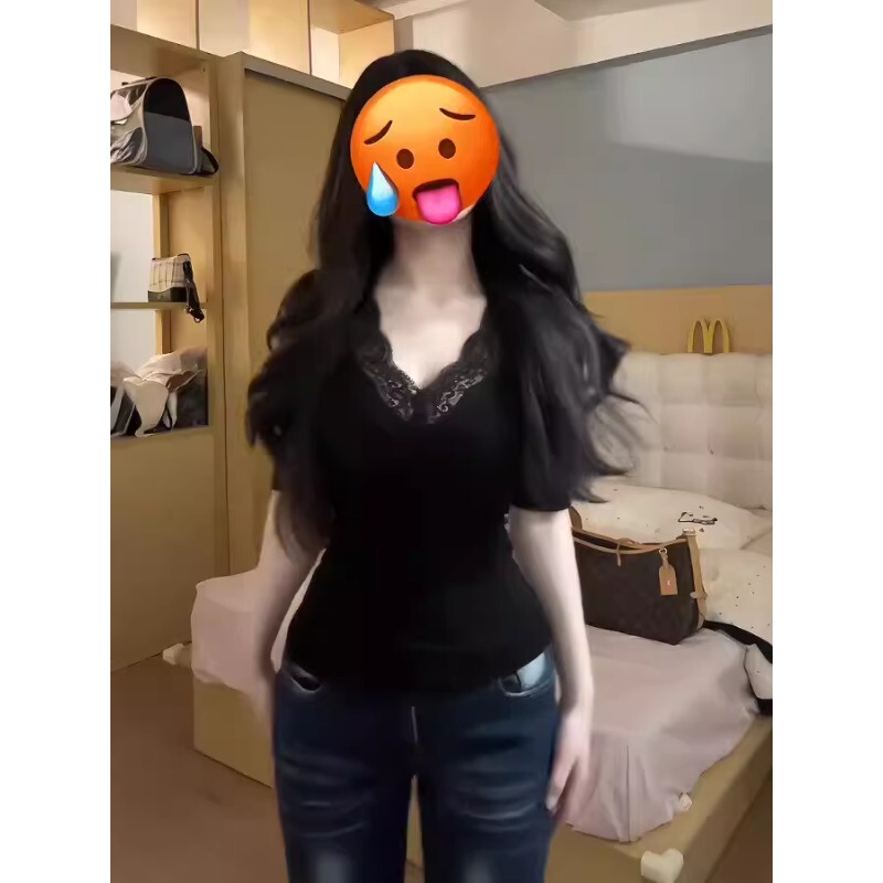 Plus-Size Spicy Girl Style Lace-Trimmed V-Neck Short-Sleeve T-Shirt, New Summer Model, Unique and Stunningly Beautiful Top for Women