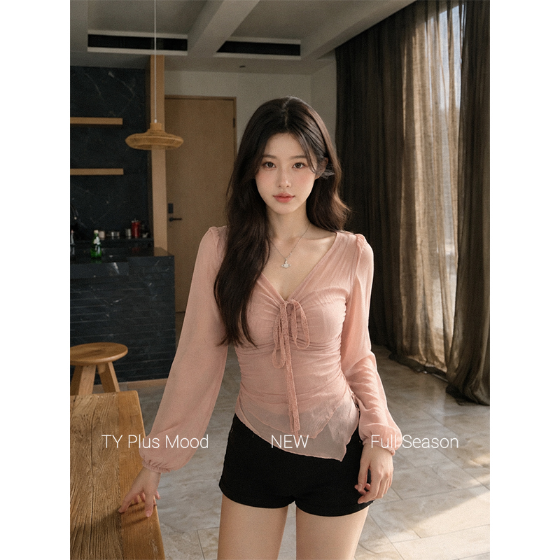 Plus-Size V-Neck Shirt with a Stylish Vibe for Slightly Chubby Girls, Featuring Mesh Lantern Long Sleeves and Drawstring Ties, Slim-Fit Version That Flatters the Figure Plus-Size V-Neck Shirt with a Stylish Vibe for Slightly Chubby Girls, Featuring Mesh Lantern Long Sleeves and Drawstring Ties, Slim-Fit Version That Flatters the Figure
