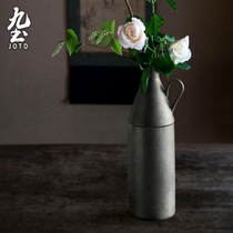 Nine-earth minimalist modern ceramic vase Artisanal Creative Florist Interior Decoration Pendulum room flower illustrator Residence Ornaments