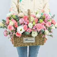 [Хуэй Чжи Лан Синь] Ручная цветочная корзина с розовой гвоздикой и розой