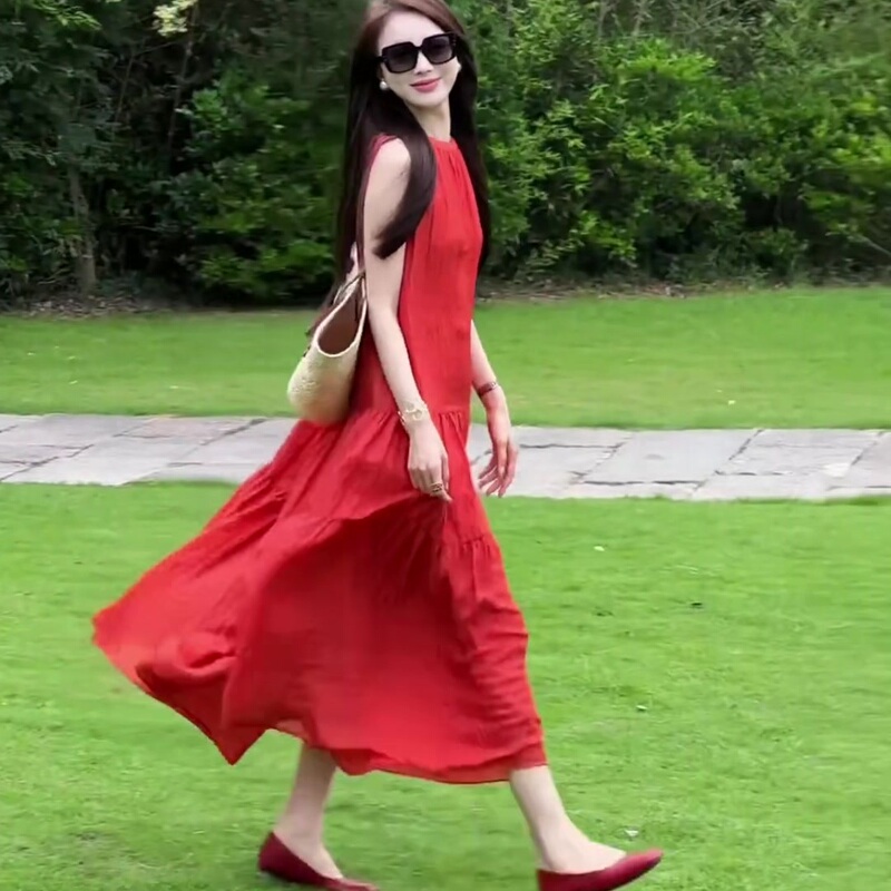 Red Halter-Neck New Dress for Women, Summer Trendy Vacation Style, Waist-Cinching Long Dress, High-End Elegant Plus-Size Tank Dress Red Halter-Neck New Dress for Women, Summer Trendy Vacation Style, Waist-Cinching Long Dress, High-End Elegant Plus-Size Tank Dress